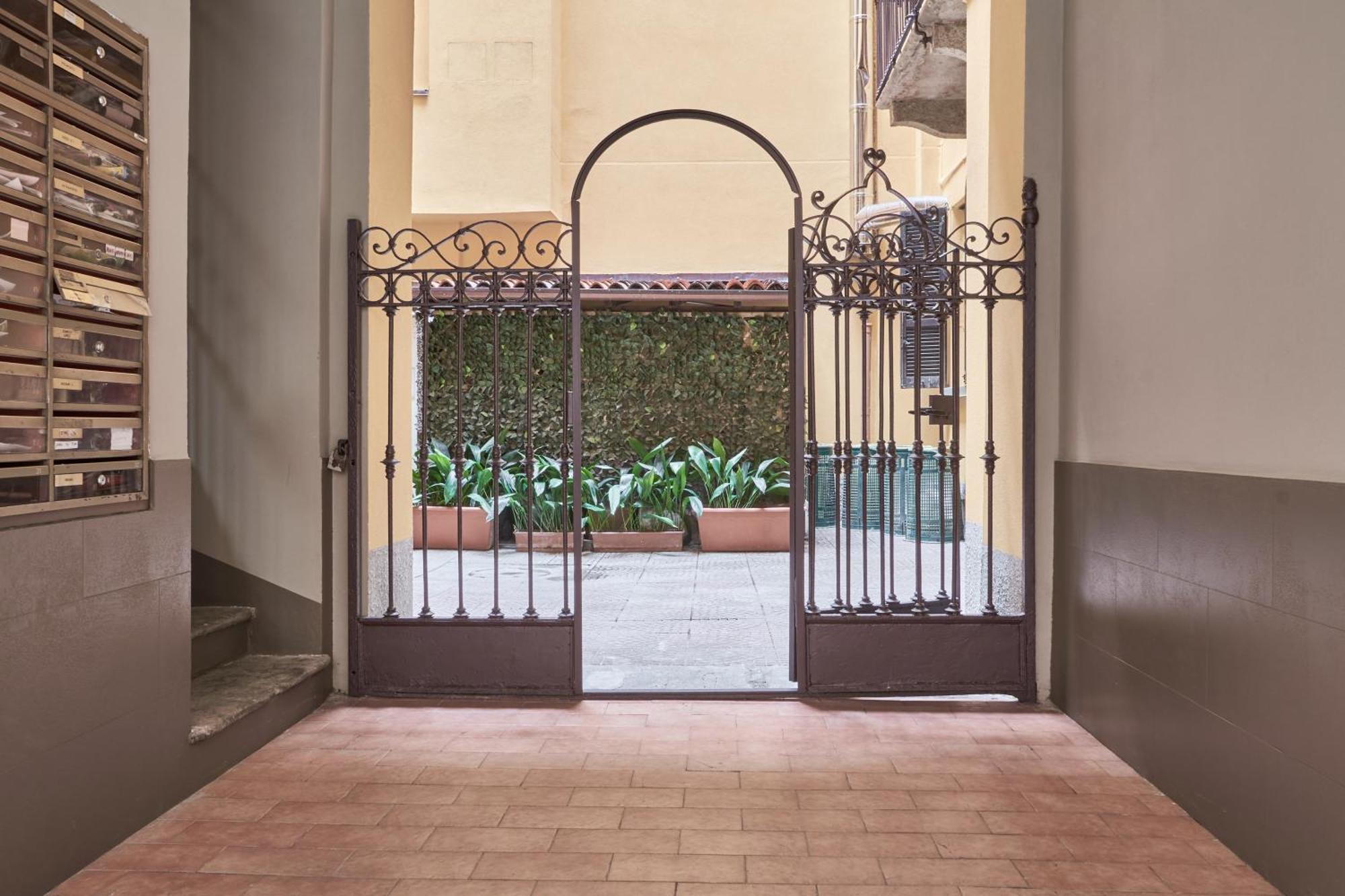 Elegante Appartamento Minimal Dai Tocchi Botanici Μιλάνο Εξωτερικό φωτογραφία